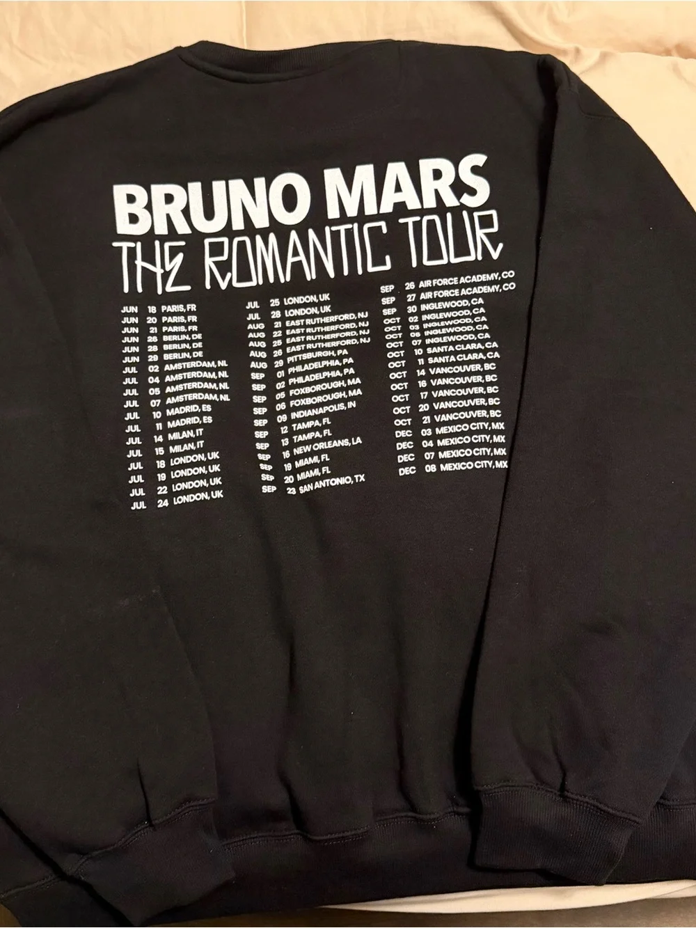 Bruno Mars 'The Romantic' Black Graphic Crewneck Sweatshirt - Men
